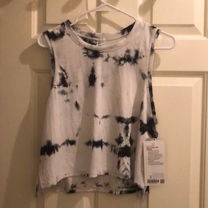 Lululemon train to be shibori tie dye tank medium